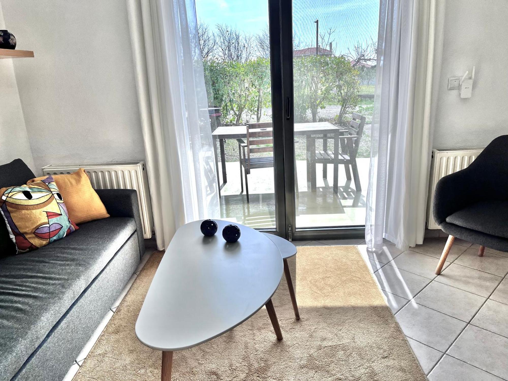 Sunny 2, Two-bedroom House With Parking Komotini